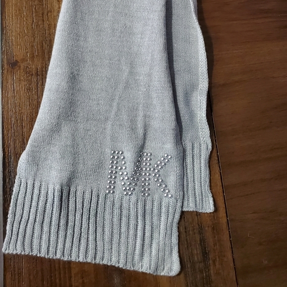 Scarf - Picture 4 of 4